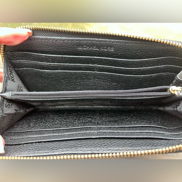 EUC Michael Kors Black Leather Zip-Around Wallet - Picture 3 of 7